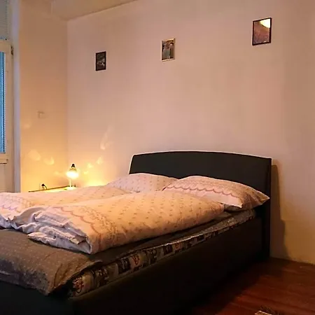Hostal Fontana *